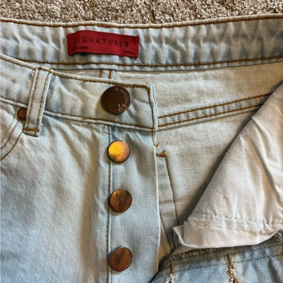 Signature 8 Frayed Denim Women Shorts - Picture 4 of 4